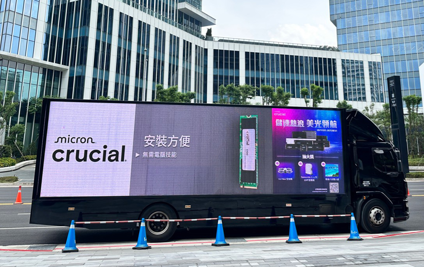 知名3C產業LED行動廣告車行銷活動_廣告車,LED行動車,行動燈箱車,活動燈箱車,行動車廣告,戶外看板媒體,行銷活動,藝術裝置物,大型LED廣告車、LED行動廣告車