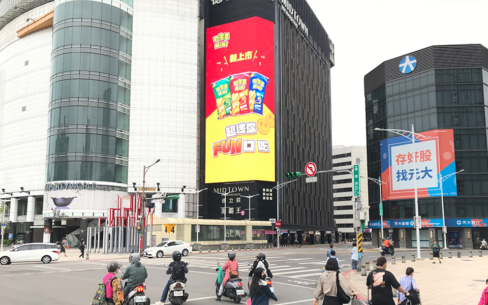 專業戶外媒體服務_廣告車,LED行動車,行動燈箱車,活動燈箱車,行動車廣告,戶外看板媒體,行銷活動,藝術裝置物,大型LED廣告車、LED行動廣告車
