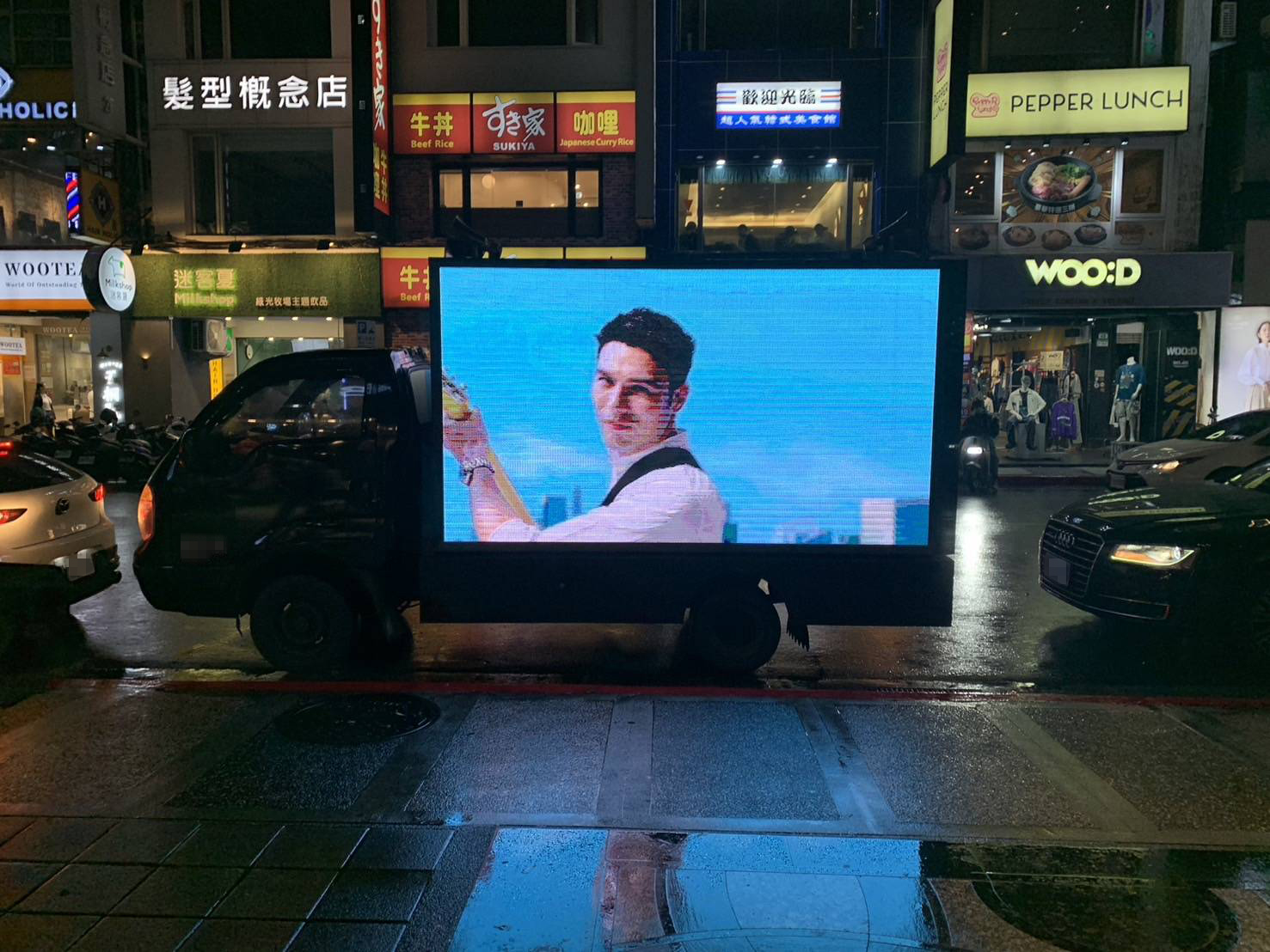 知名外送品牌LED行動廣告車_廣告車,LED行動車,行動燈箱車,活動燈箱車,行動車廣告,戶外看板媒體,行銷活動,藝術裝置物,大型LED廣告車、LED行動廣告車