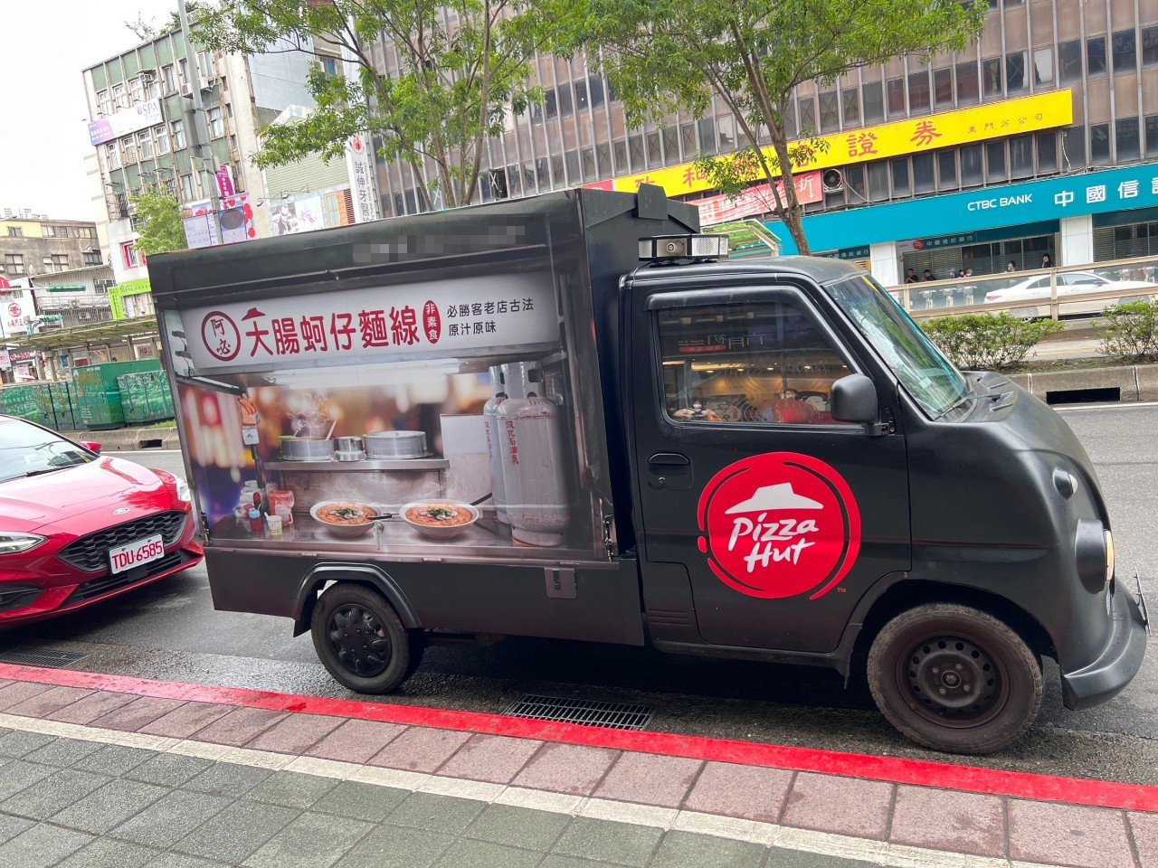 知名外送品牌LED行動廣告車_廣告車,LED行動車,行動燈箱車,活動燈箱車,行動車廣告,戶外看板媒體,行銷活動,藝術裝置物,大型LED廣告車、LED行動廣告車