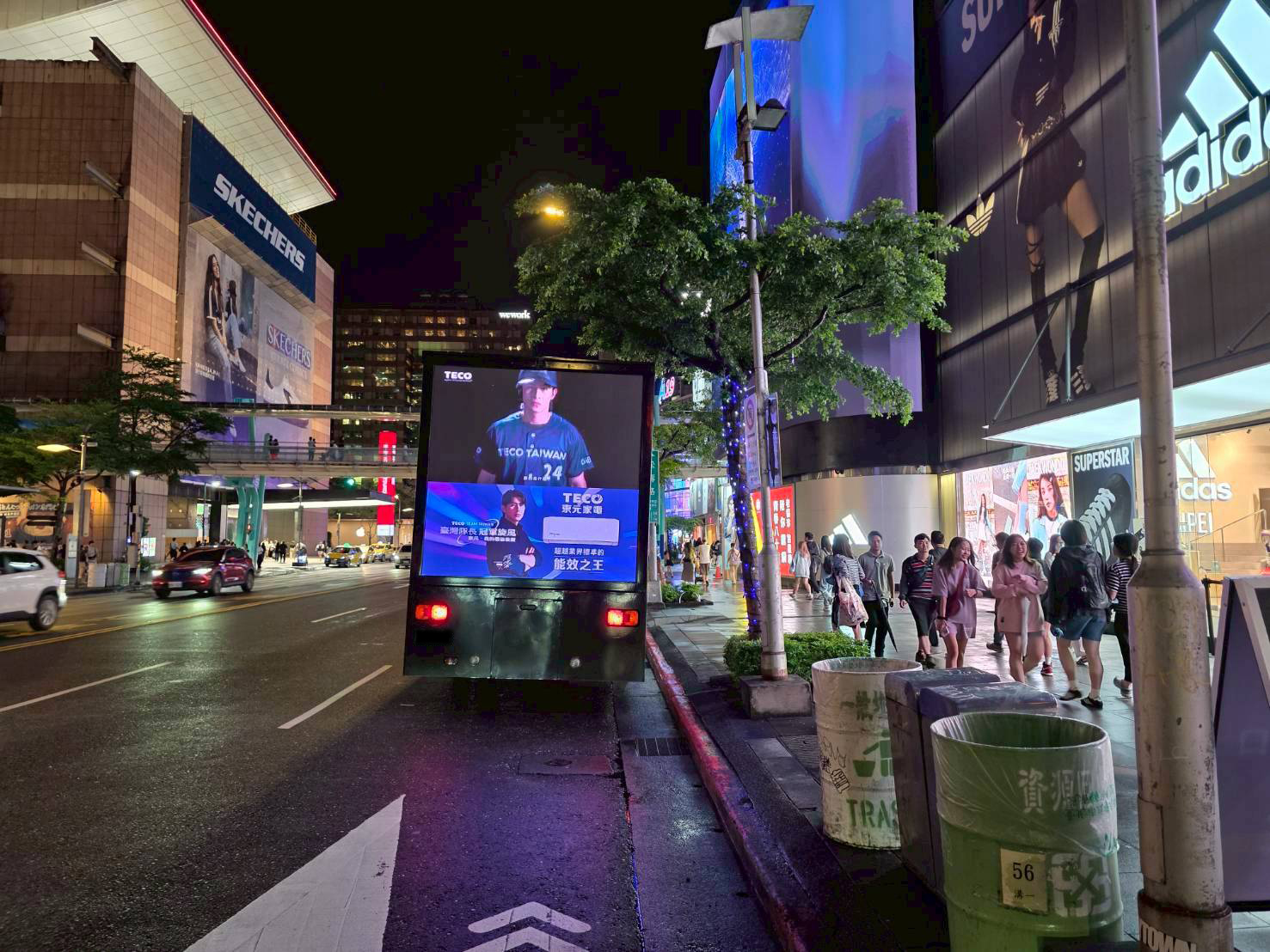 知名電器品牌大型LED廣告車_廣告車,LED行動車,行動燈箱車,活動燈箱車,行動車廣告,戶外看板媒體,行銷活動,藝術裝置物,大型LED廣告車、LED行動廣告車